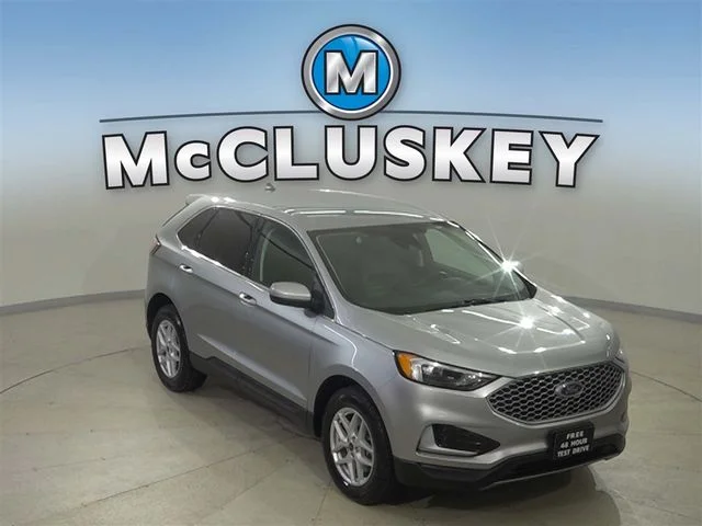 Used 2024 Silver Ford SEL image 33