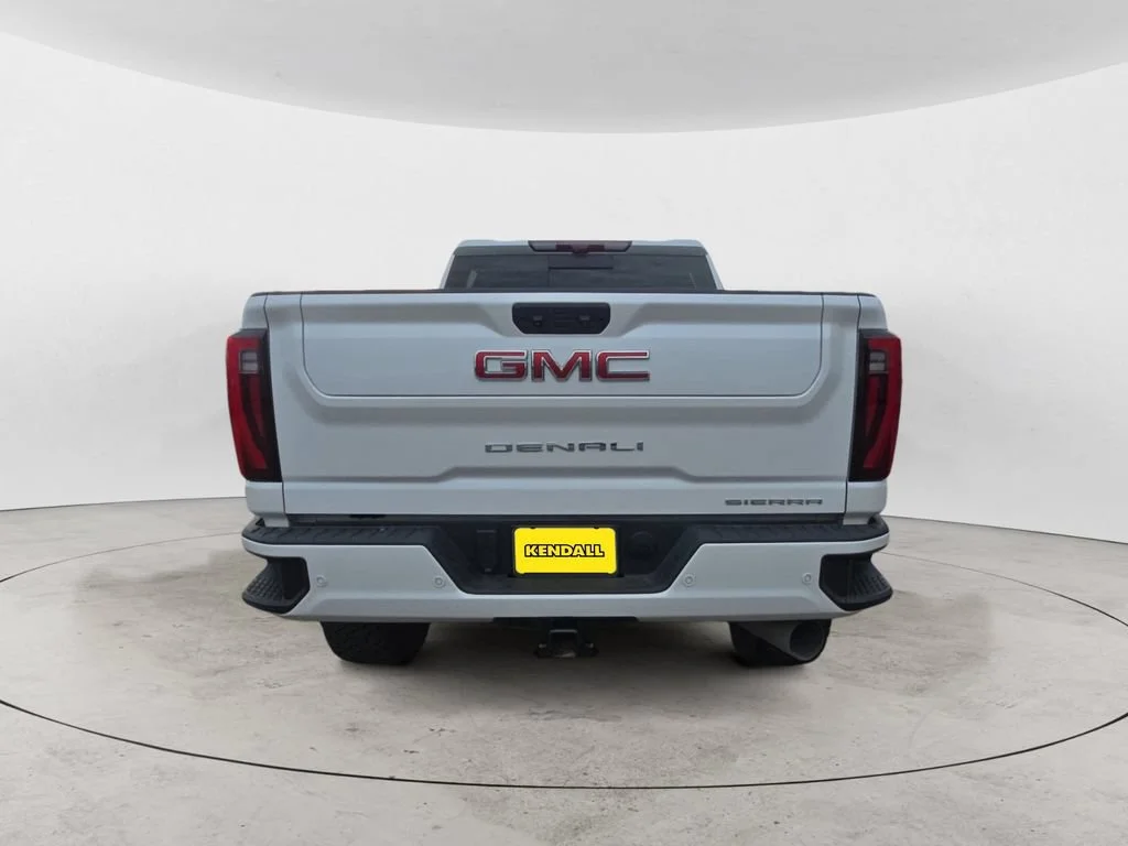 Used 2024 White Frost Tricoat GMC Denali image 6
