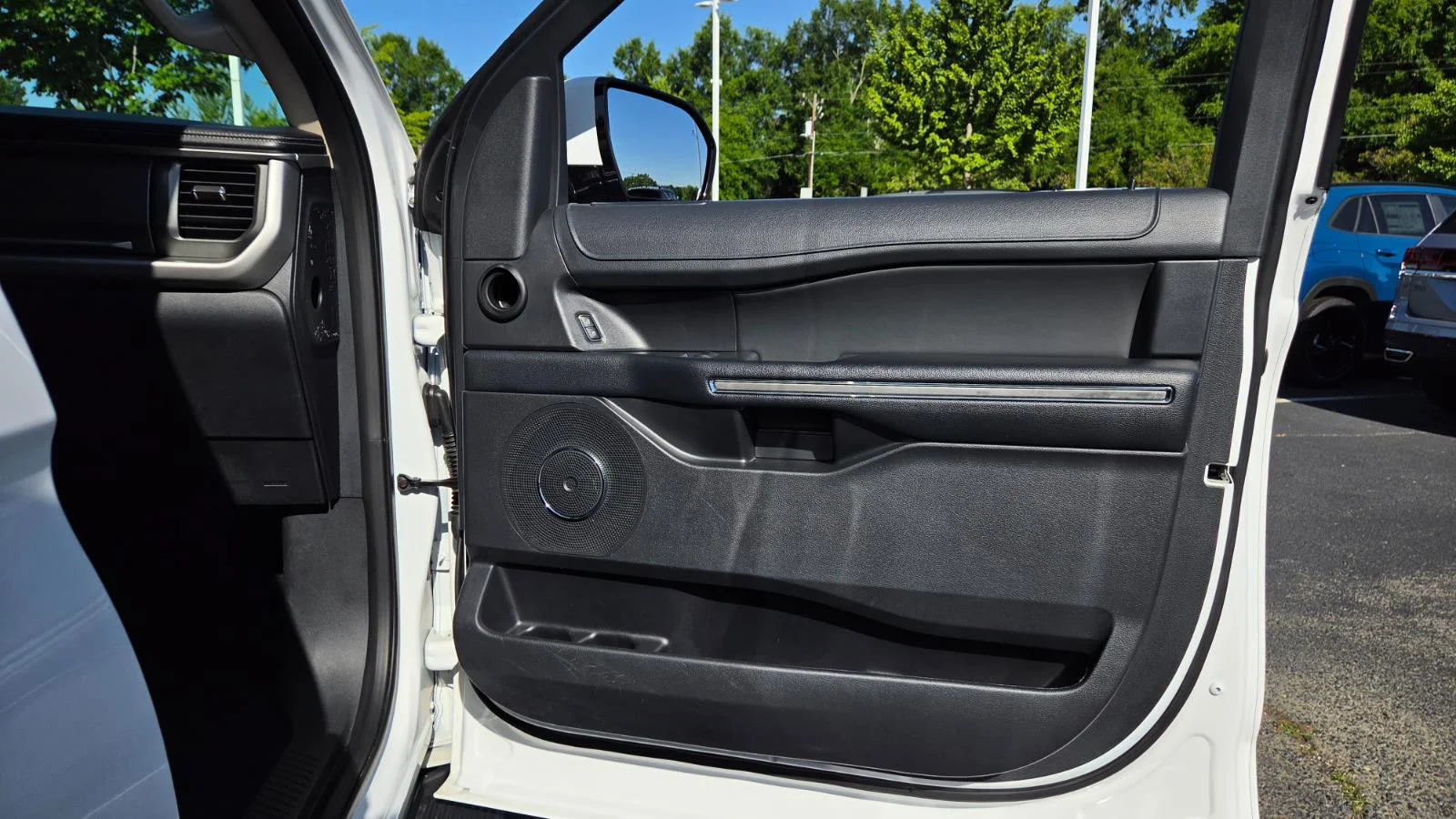 Used 2024 Oxford White Ford XLT image 50