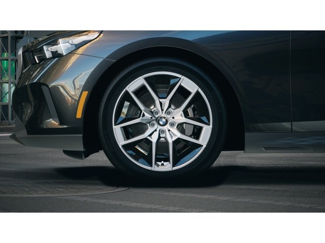 New 2027 Dark Graphite Metallic BMW  image 7
