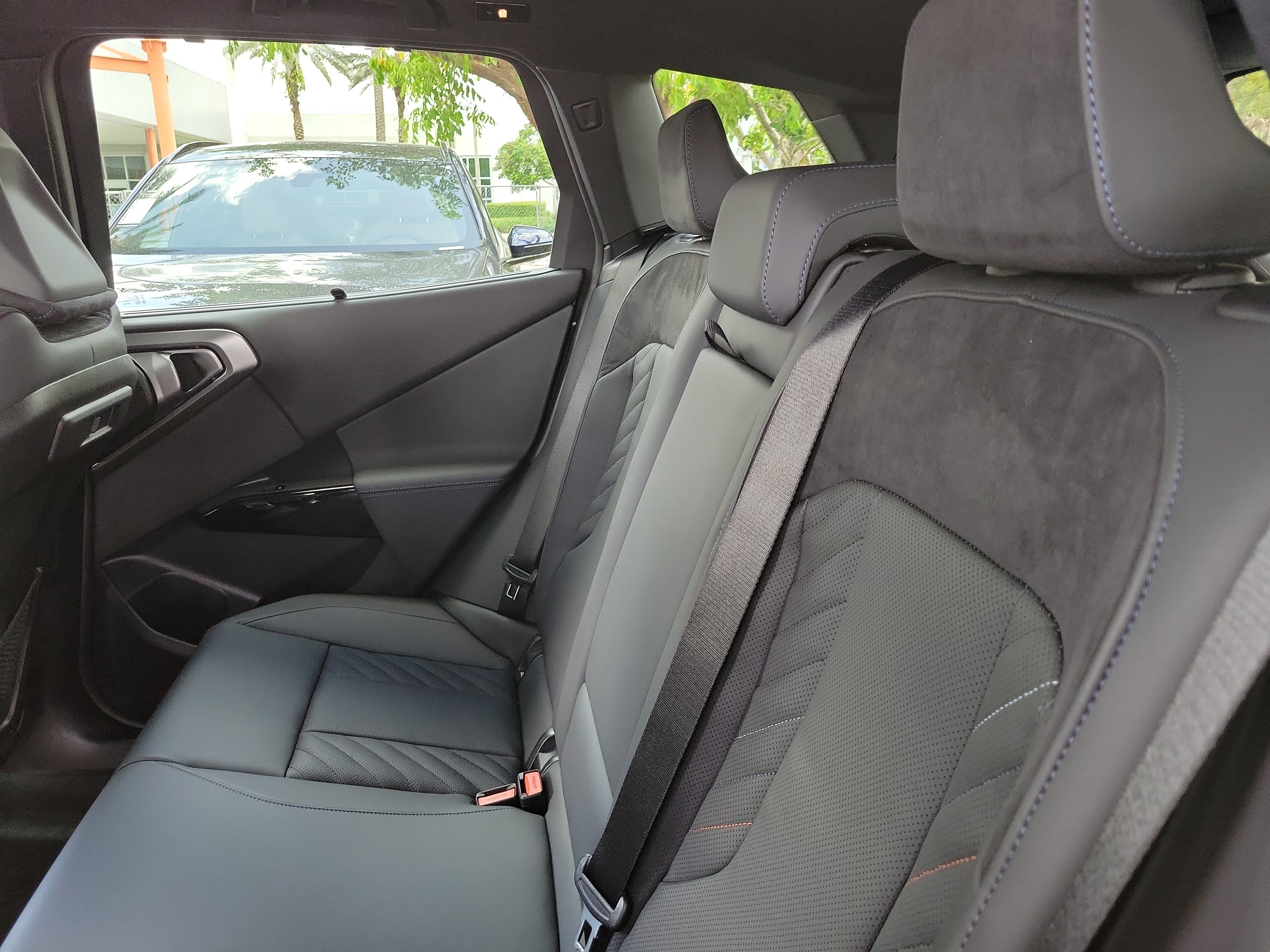 New 2026 Dark Graphite Metallic BMW M50 xDrive image 8