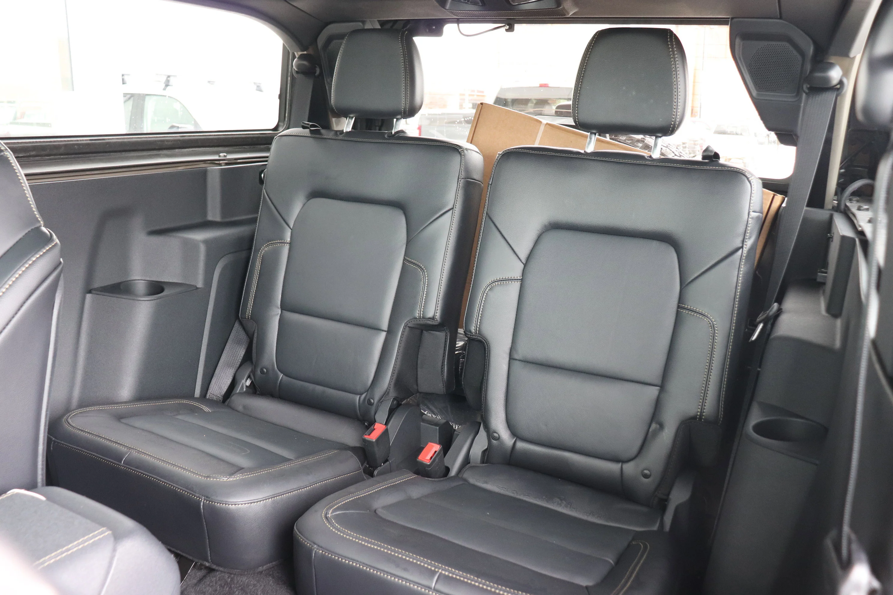 New 2026 MARSH GREY Ford Badlands image 7