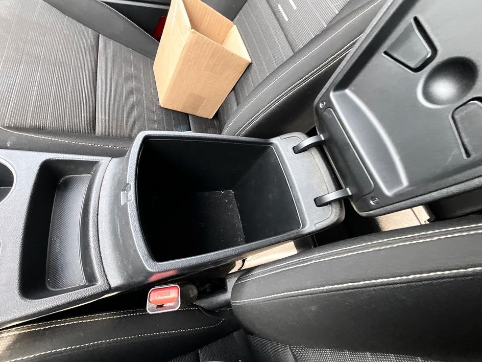 Used 2018 Red Kia LX image 23