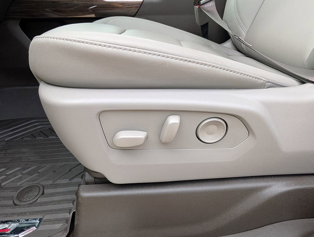 New 2026 Summit White Chevrolet LT image 11