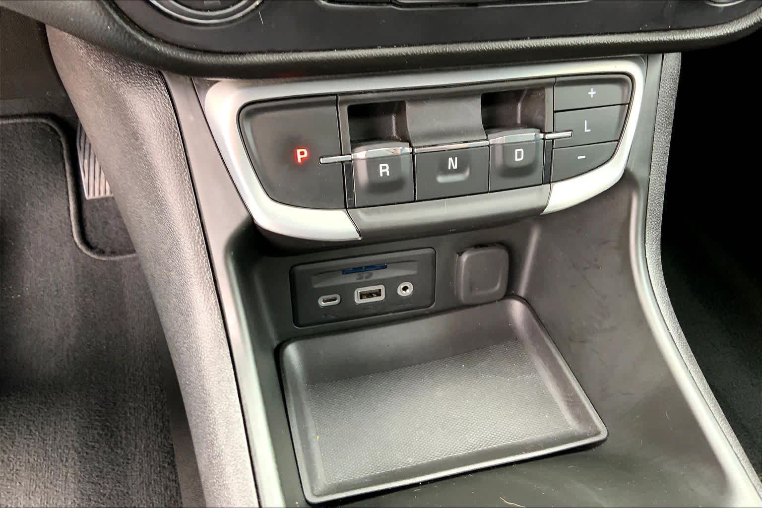 Used 2022 Summit White GMC SLT image 35