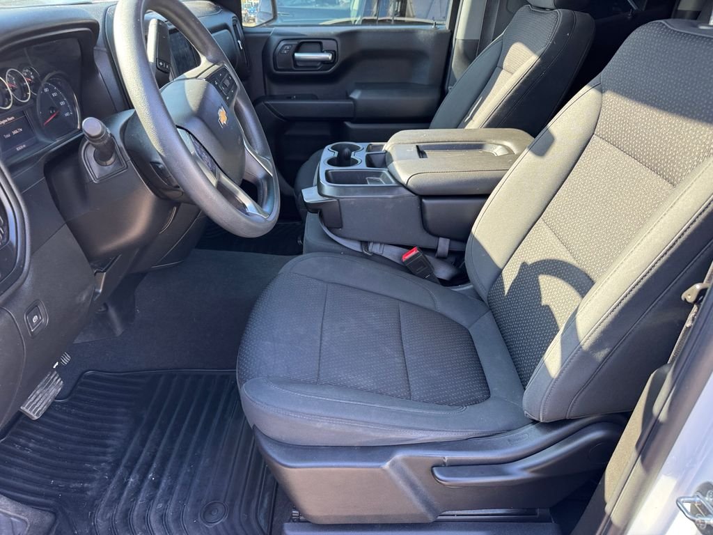Used 2021 White Chevrolet Custom image 9
