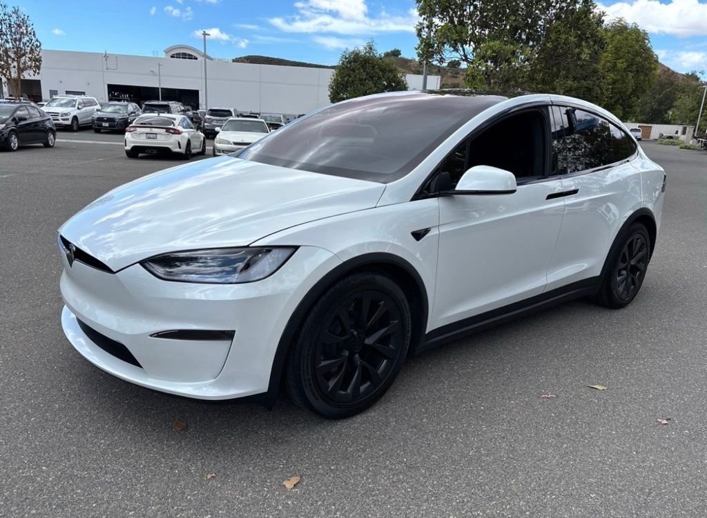 2023 Tesla Model X Long Range's photo