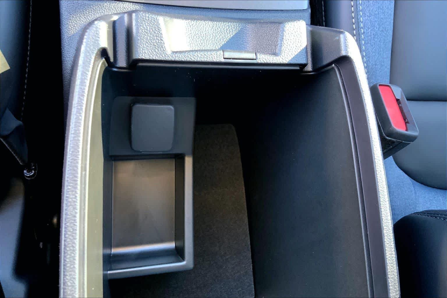 New 2025 Azure Gray Metallic Tri-Coat Ford Outer Banks® image 20