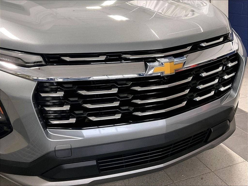 Used 2025 Sterling Gray Metallic Chevrolet LT image 31