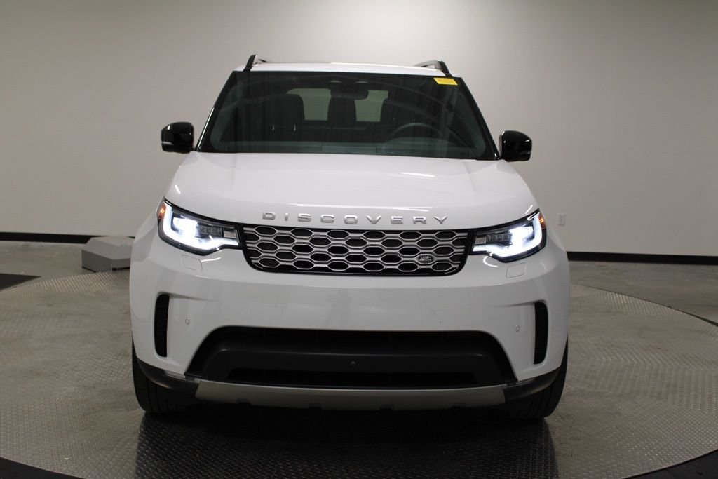 Used 2025 White Land Rover S image 10