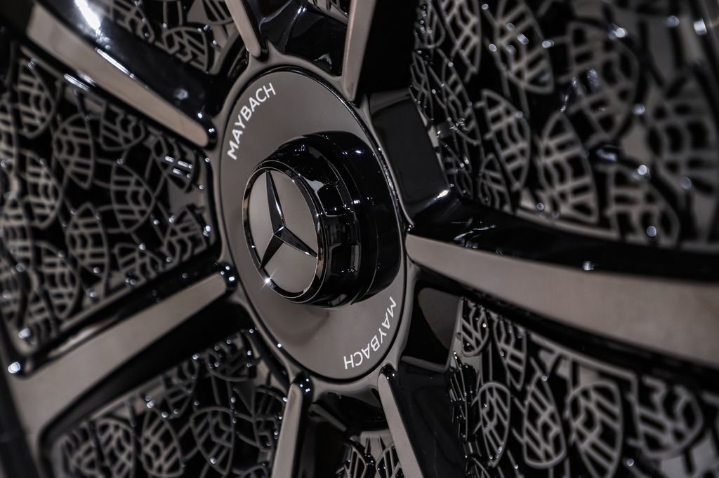 New 2026 Obsidian Black Mercedes-Benz Maybach GLS 600 image 24