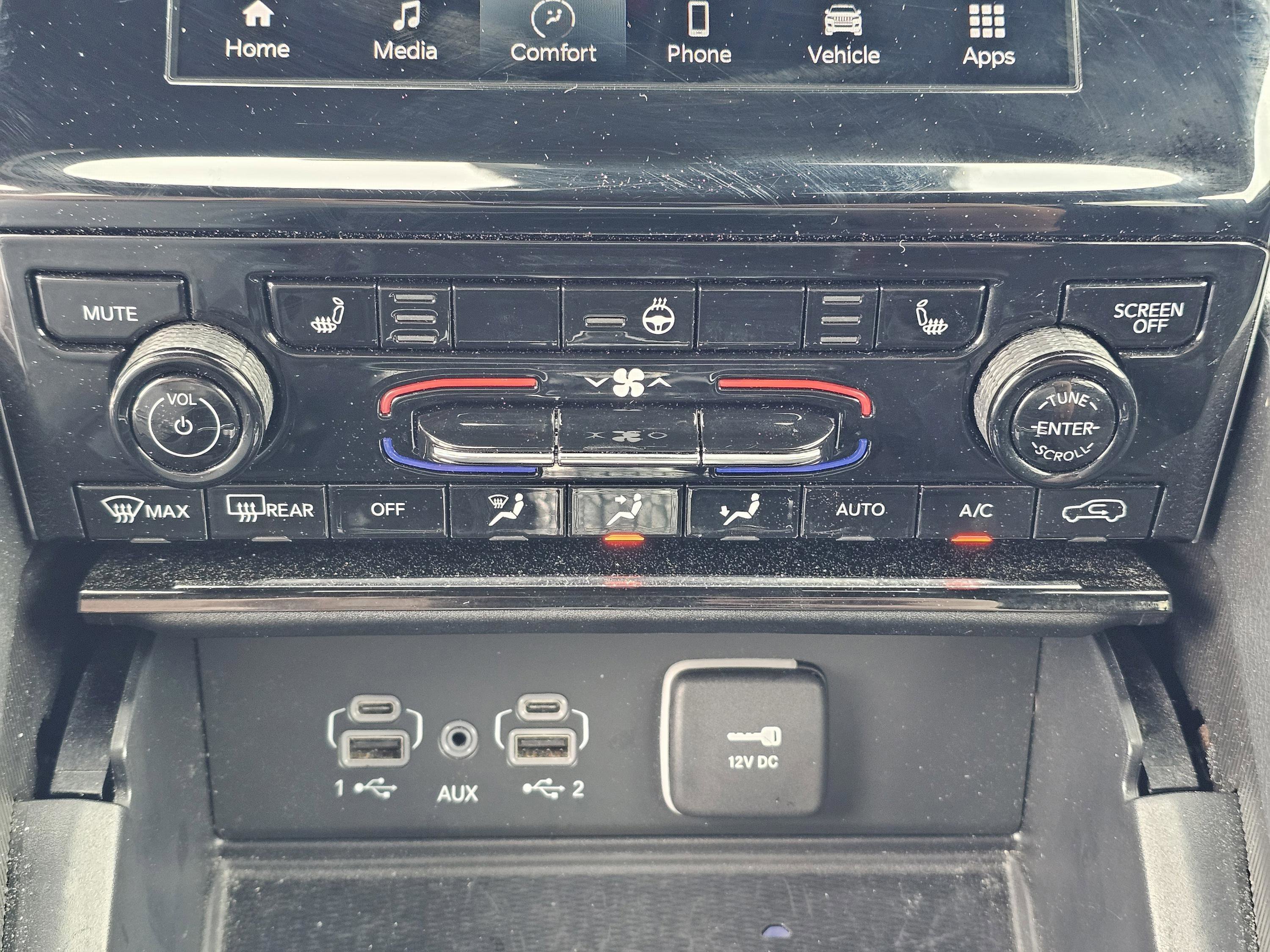 Used 2025 Silver Zynith Jeep Altitude image 27