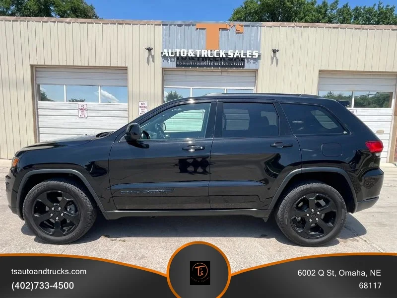 Used 2019 Black Jeep Upland Sport Utility 4D image 1