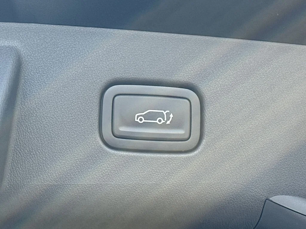 New 2027 Black Kia X-Line S image 19