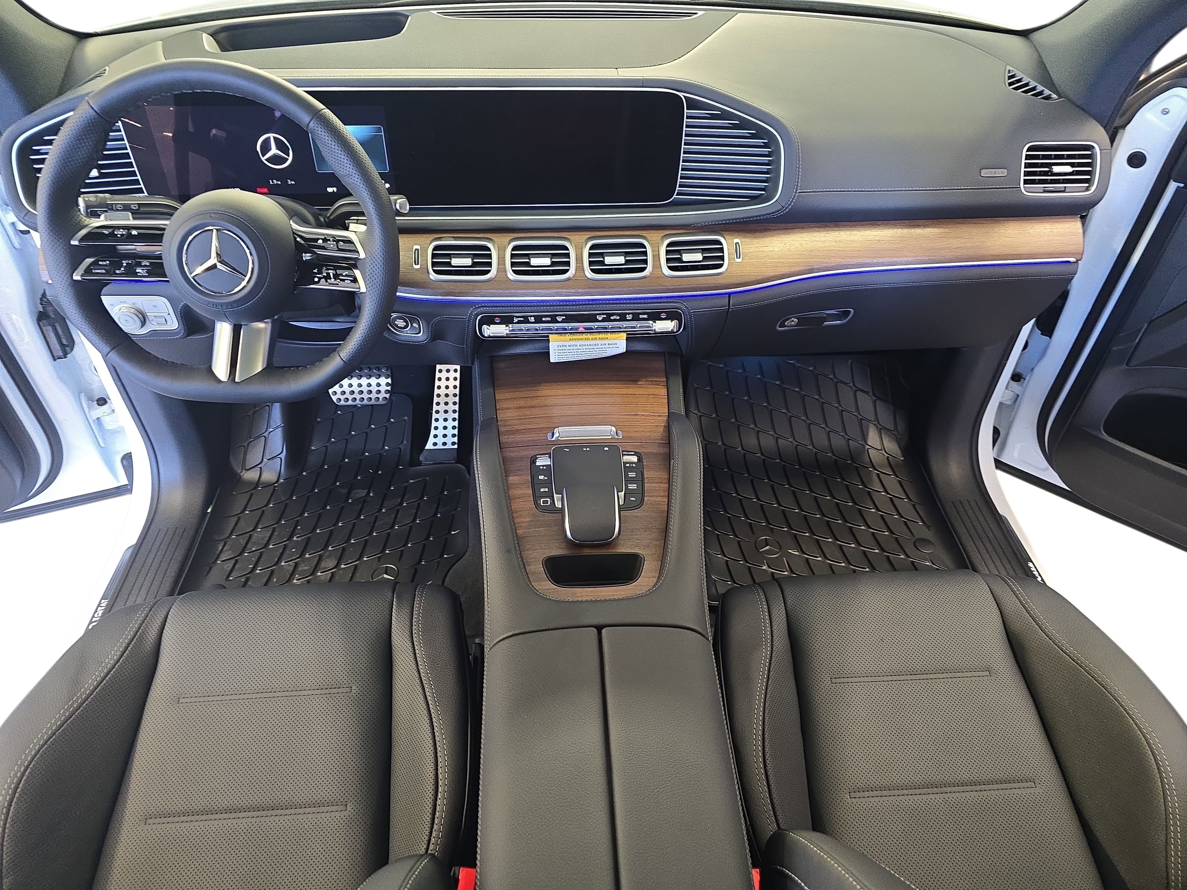 New 2026 MANUFAKTUR Moonlight White Metallic Mercedes-Benz GLE450 image 9