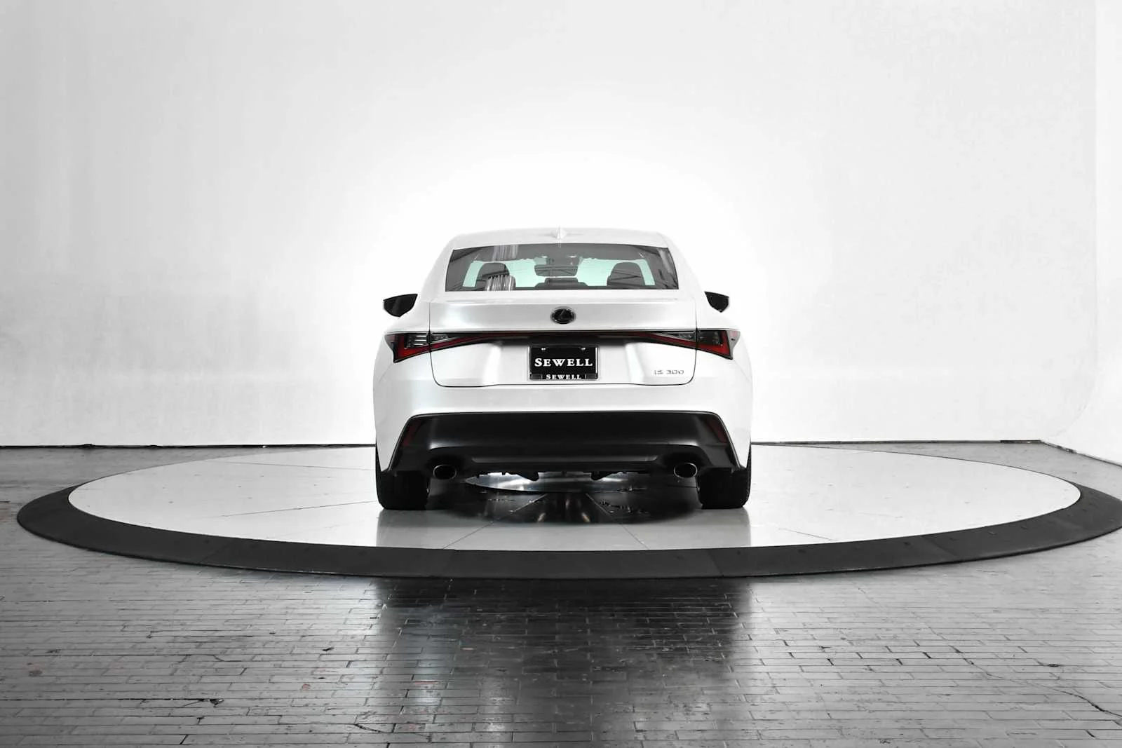 Certified Used 2021 Eminent White Pearl Lexus  image 5