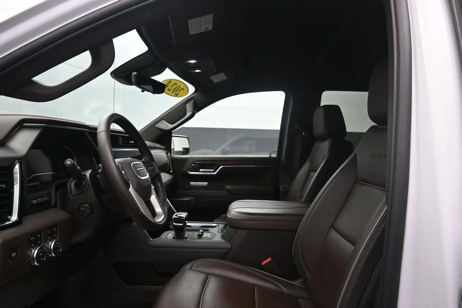 Used 2024 White Frost Tricoat GMC Denali image 25