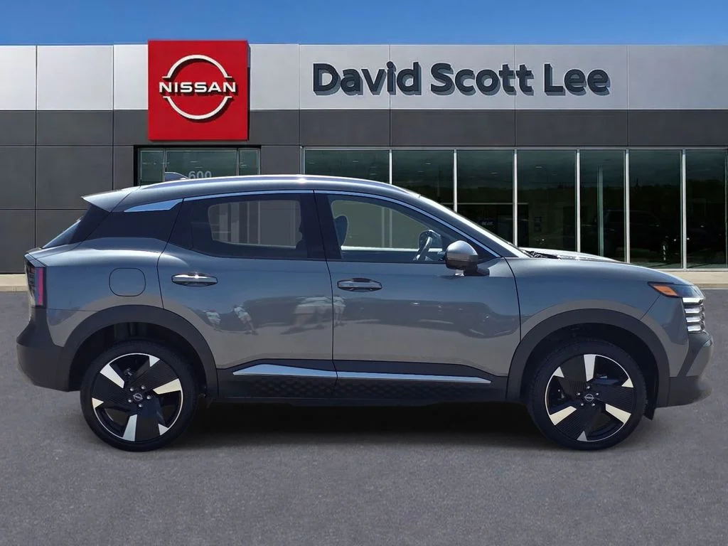 Used 2025 Gray Nissan SR image 5