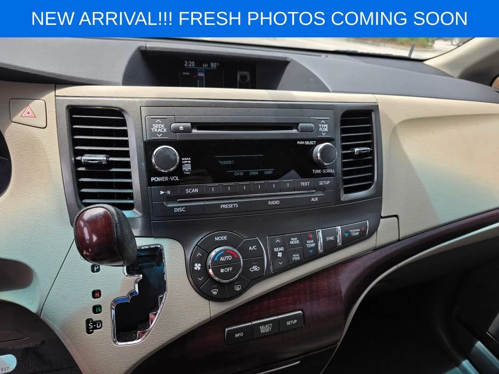 Used 2011  Toyota XLE AAS image 10