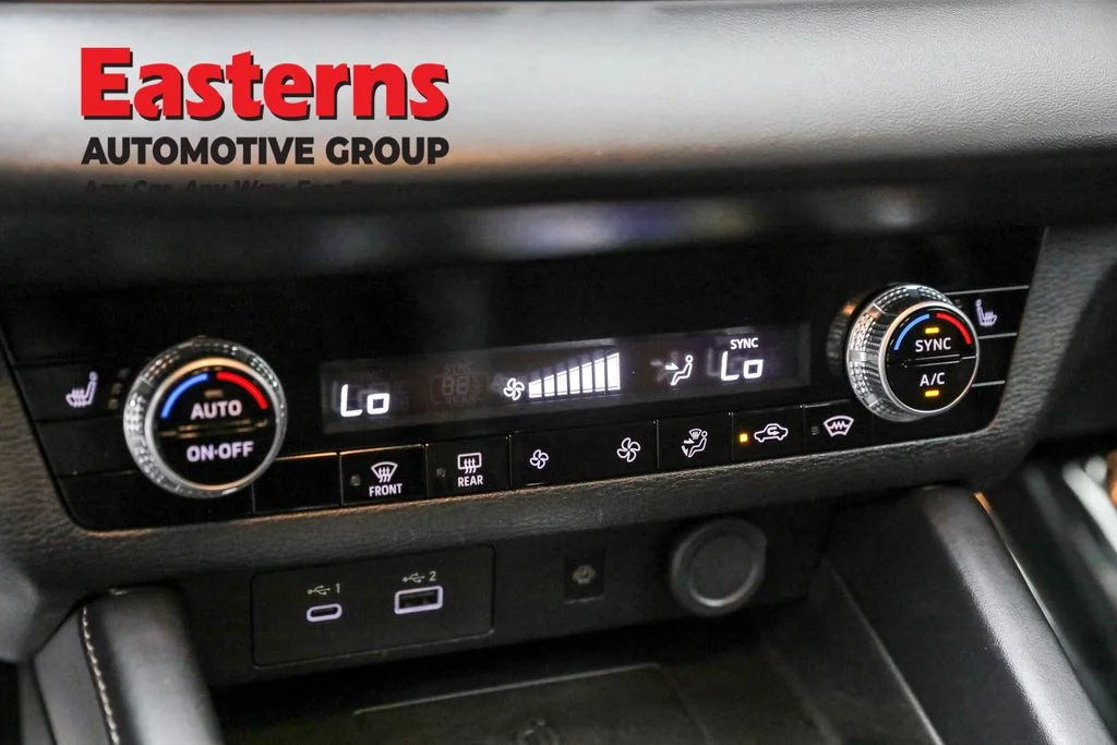 Used 2023 Red Mitsubishi SE image 19