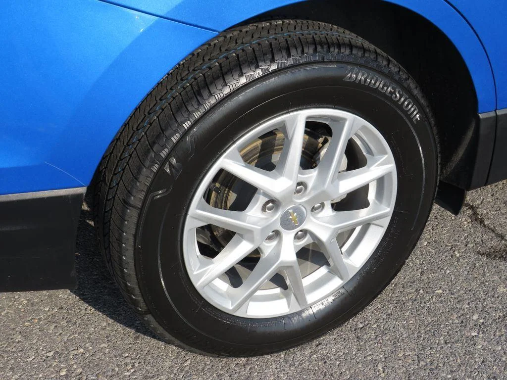 Used 2024 Riptide Blue Metallic Chevrolet LT image 9