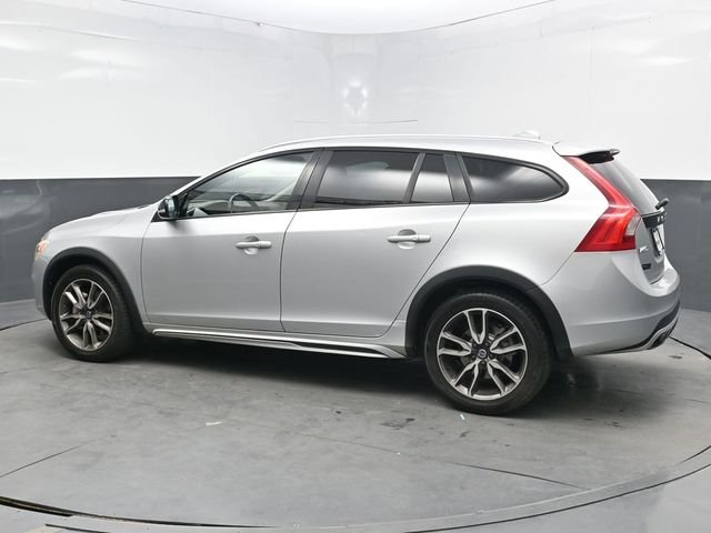 Used 2017 Silver Volvo T5 image 4