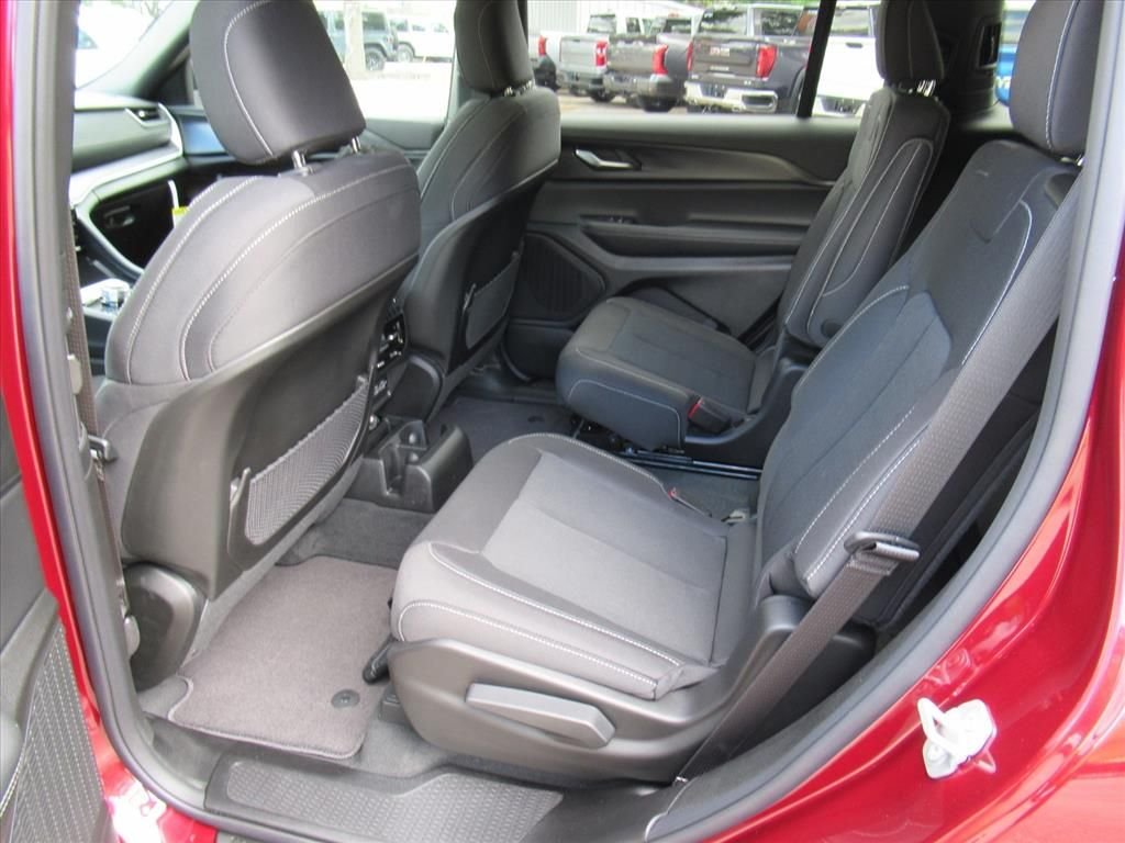 New 2026 Velvet Red Pearl-Coat Exterior Paint Jeep Laredo X image 30