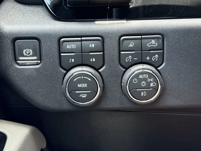 2026 Chevrolet Silverado 2500 HD ZR2 - Photo 20