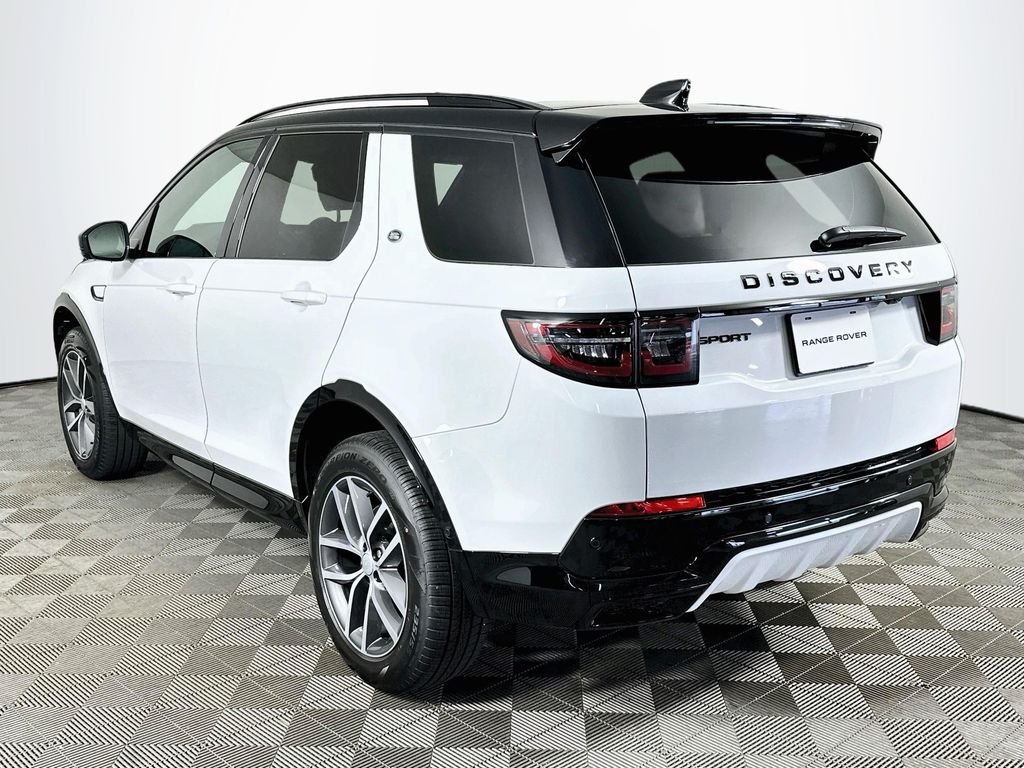 Used 2025  Land Rover SE image 7