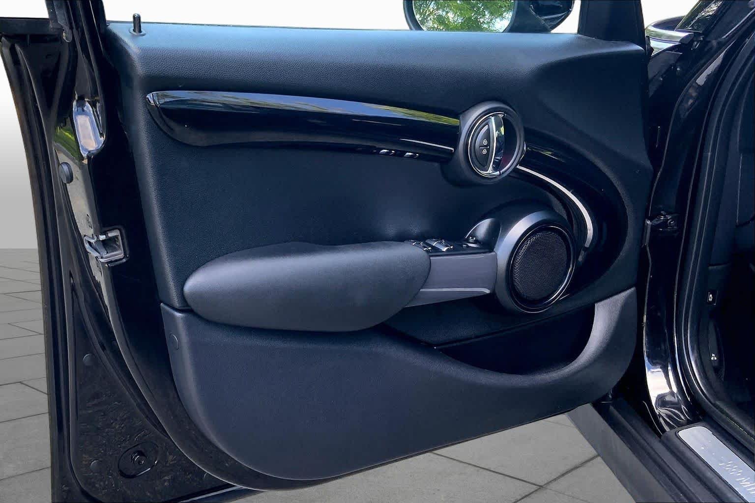 Used 2021 Midnight Black Metallic MINI Cooper S image 20