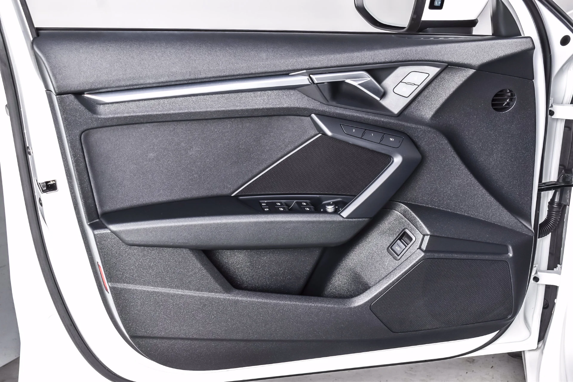 Used 2022 Ibis White Audi  image 13