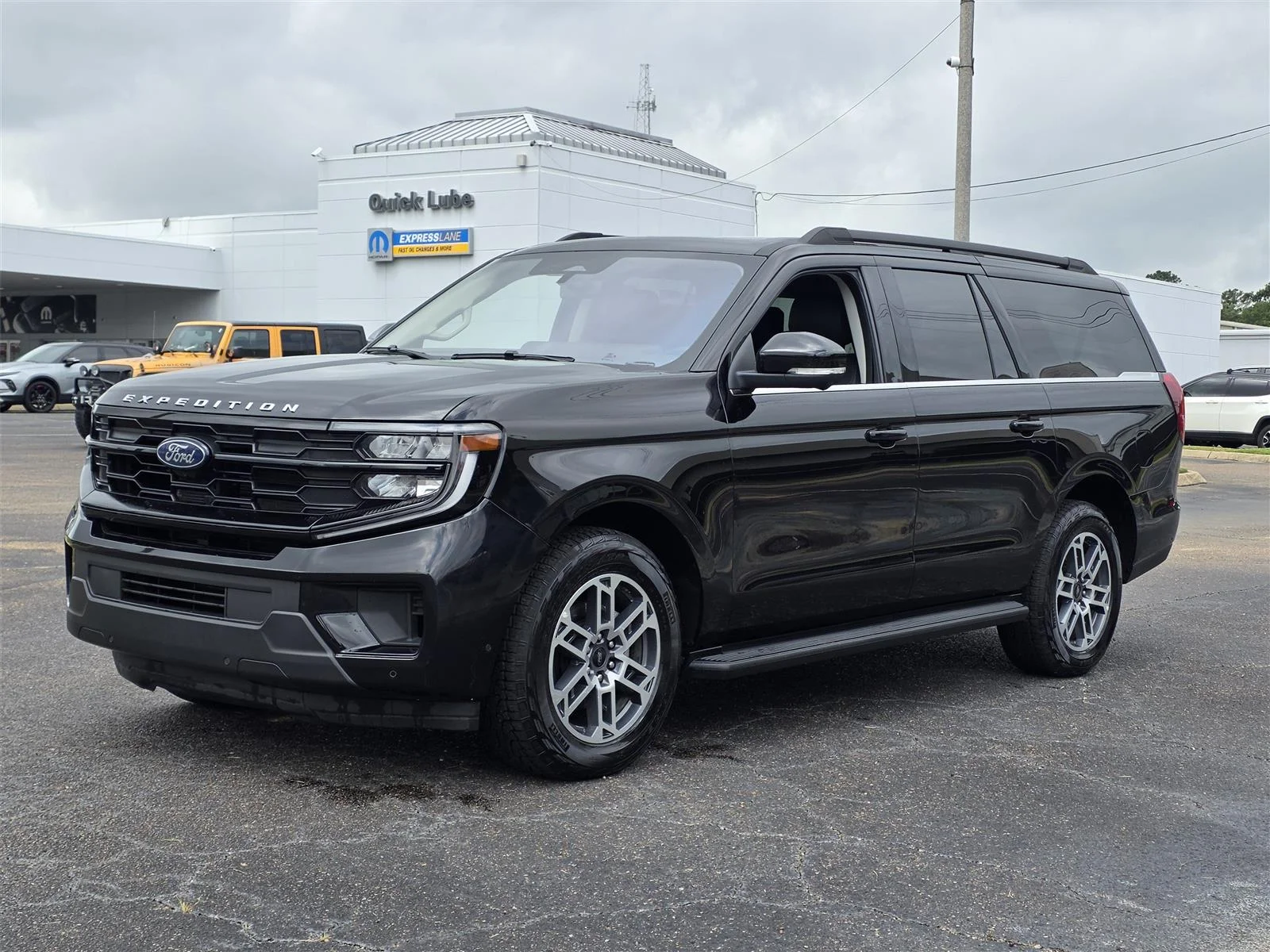 2025 Ford Expedition Max Active
