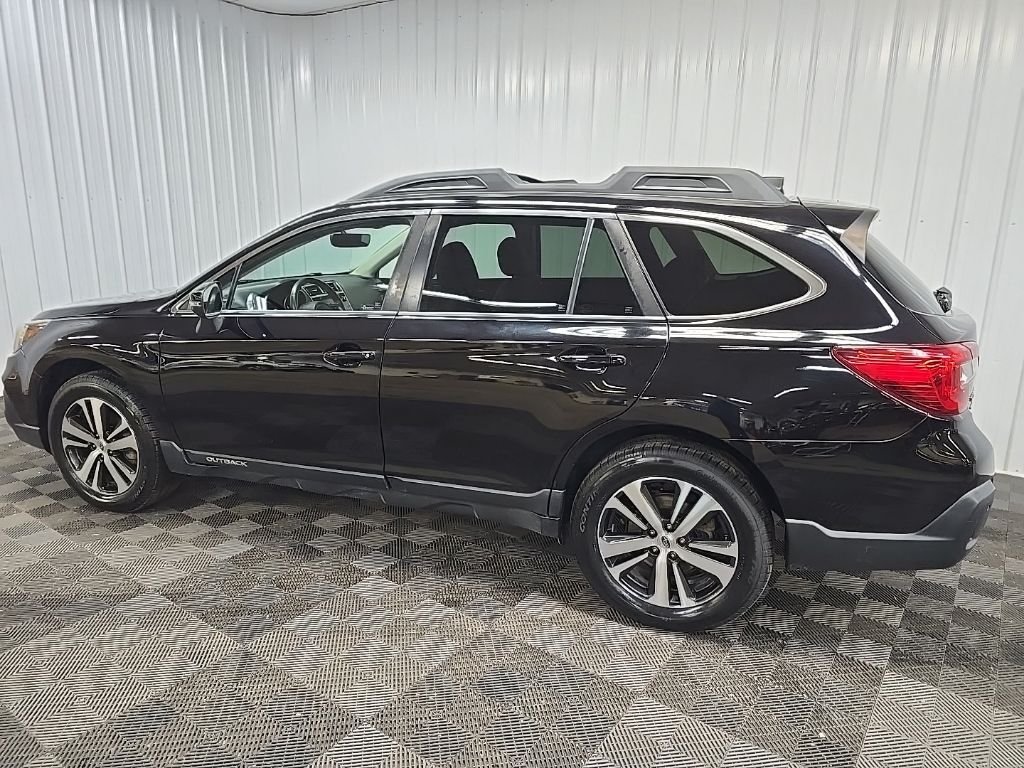 Used 2018 Black Subaru 2.5i image 4