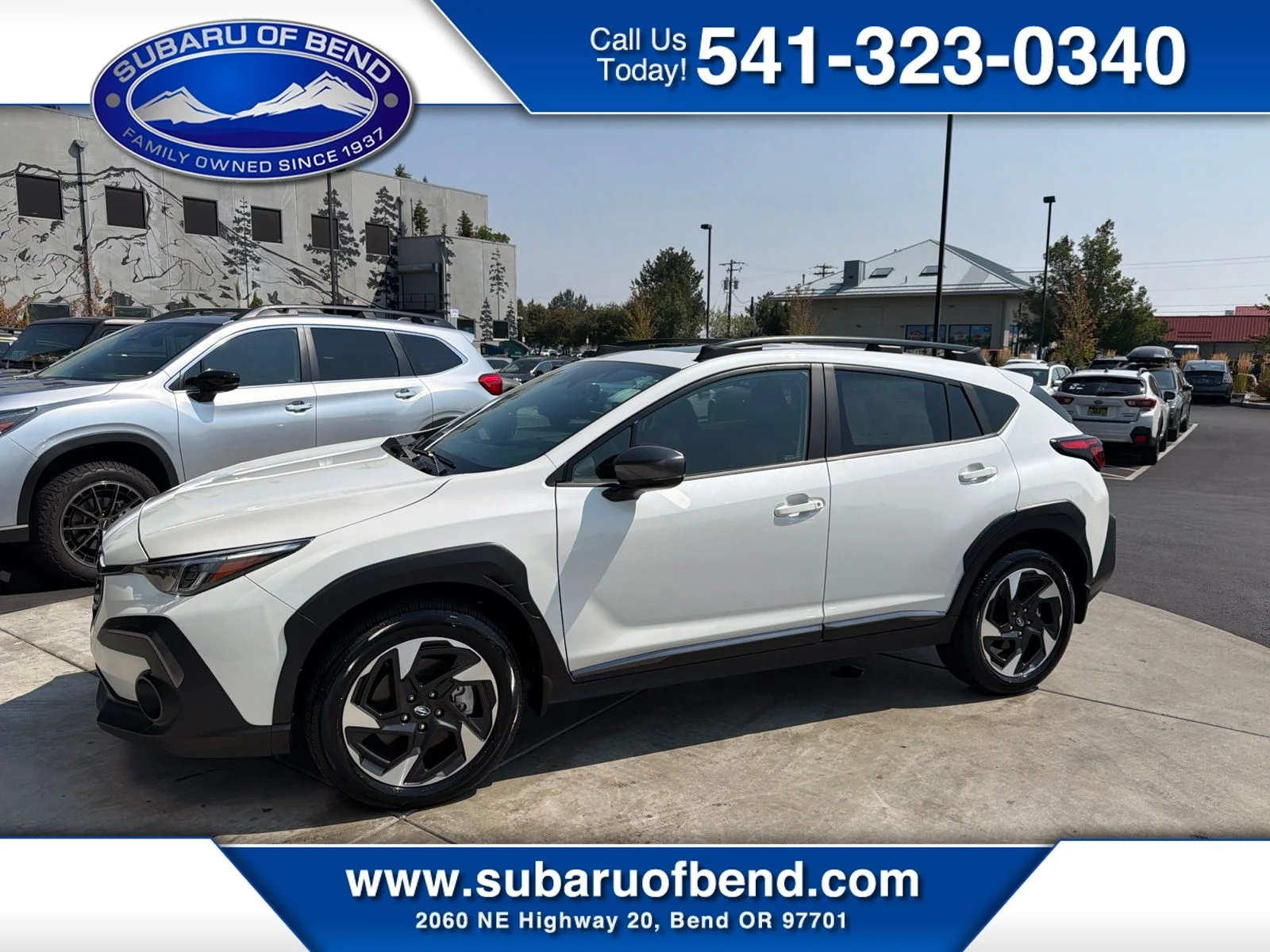 Used 2025 Crystal White Pearl Subaru Limited image 1