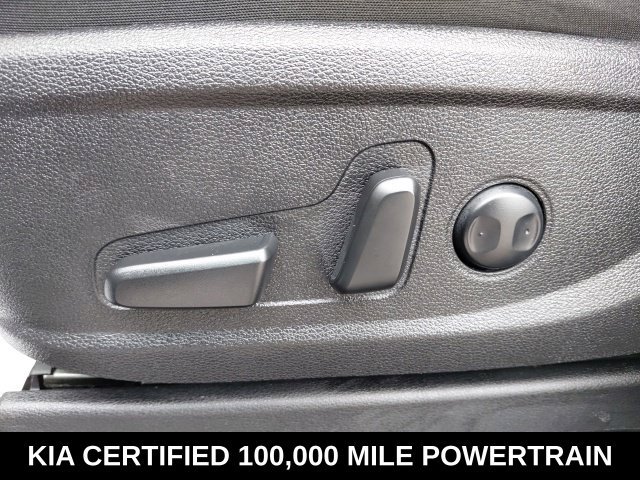 Used 2025 Black Kia S image 22