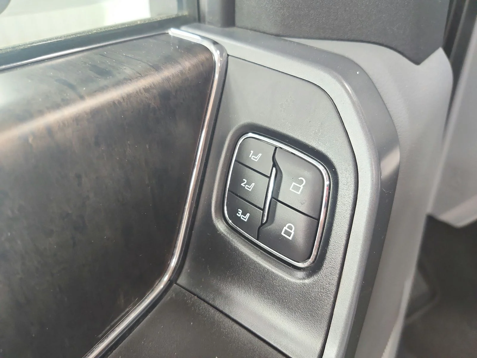 Used 2021 White Ford Lariat image 21