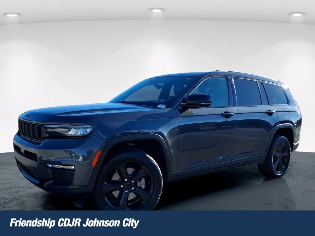 Used 2025 Gray Jeep Limited image 1