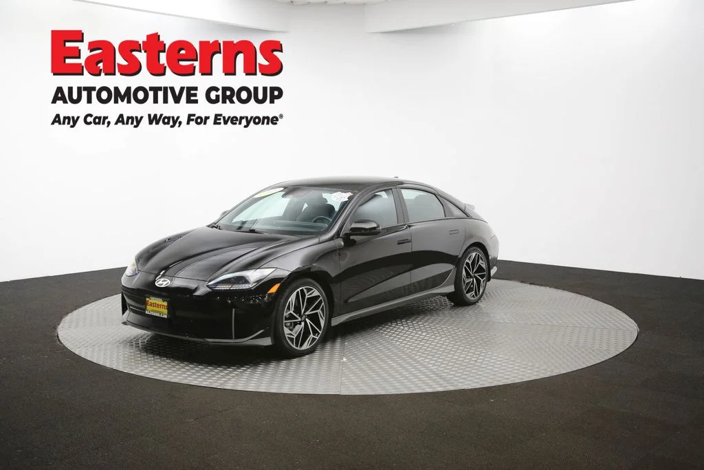 Used 2023 Black Hyundai SEL image 55