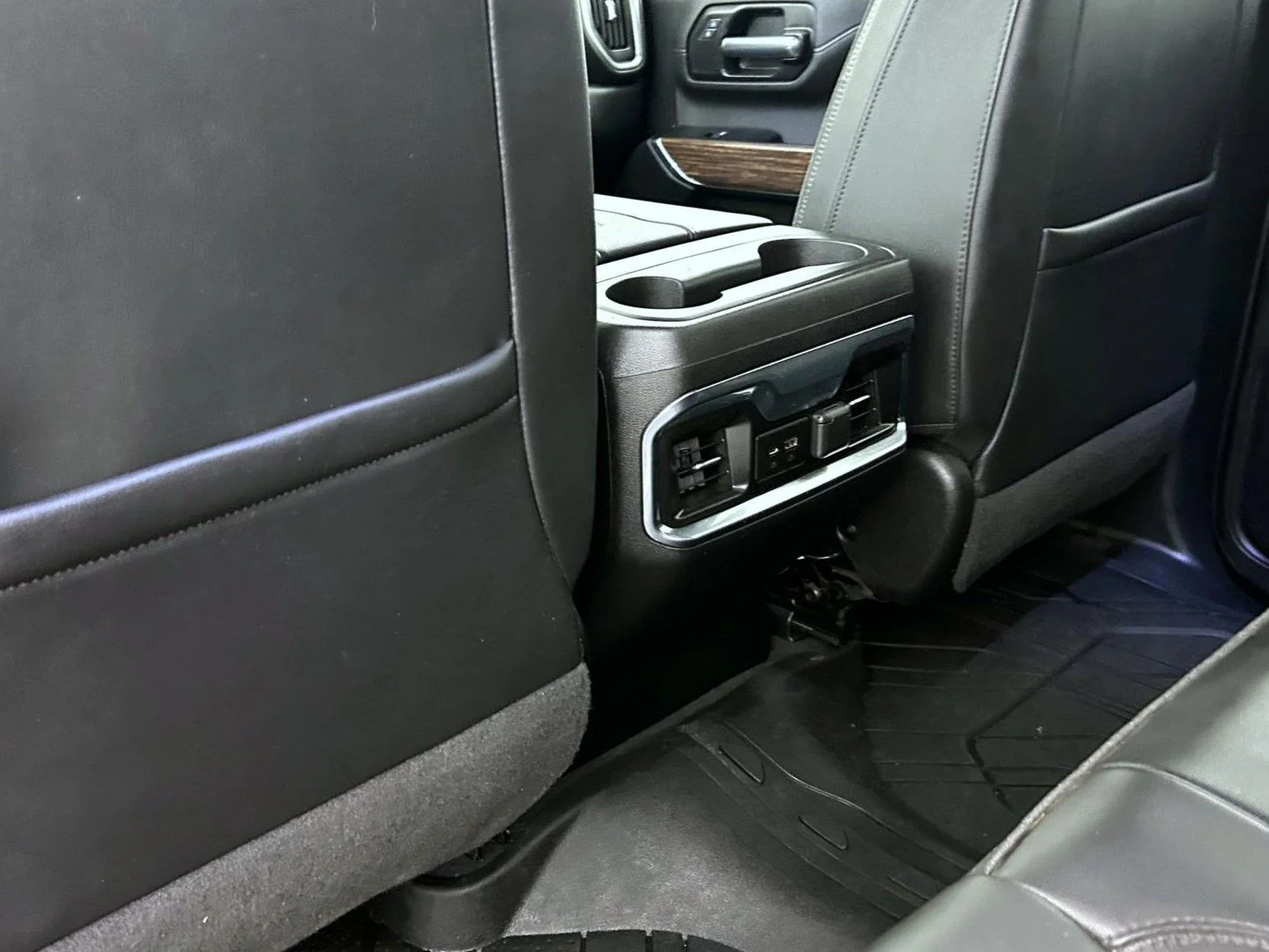 Used 2022 Red Chevrolet High Country image 21