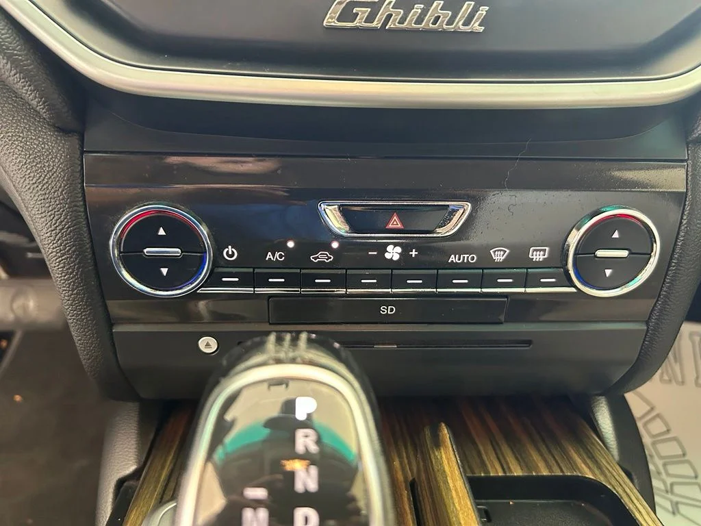 Used 2015 Gray Maserati Base image 48