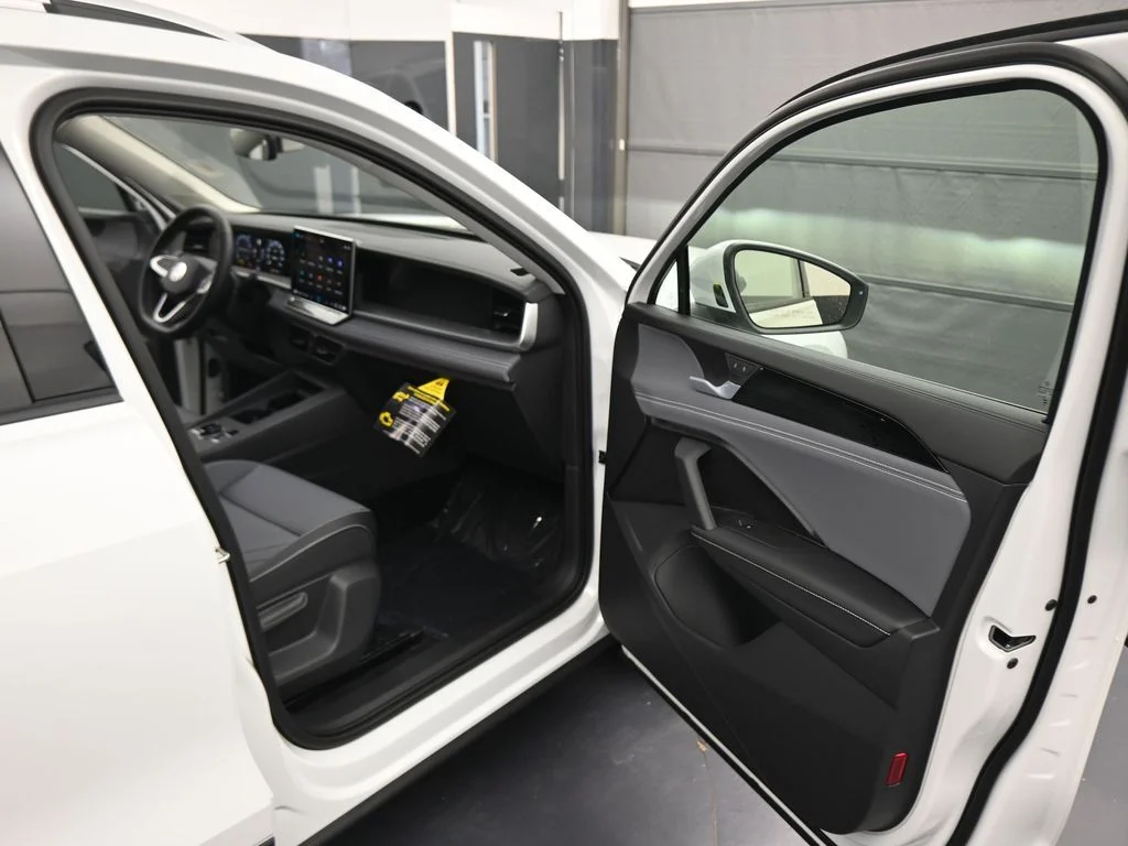 2026 Volkswagen Tiguan SE - Photo 44