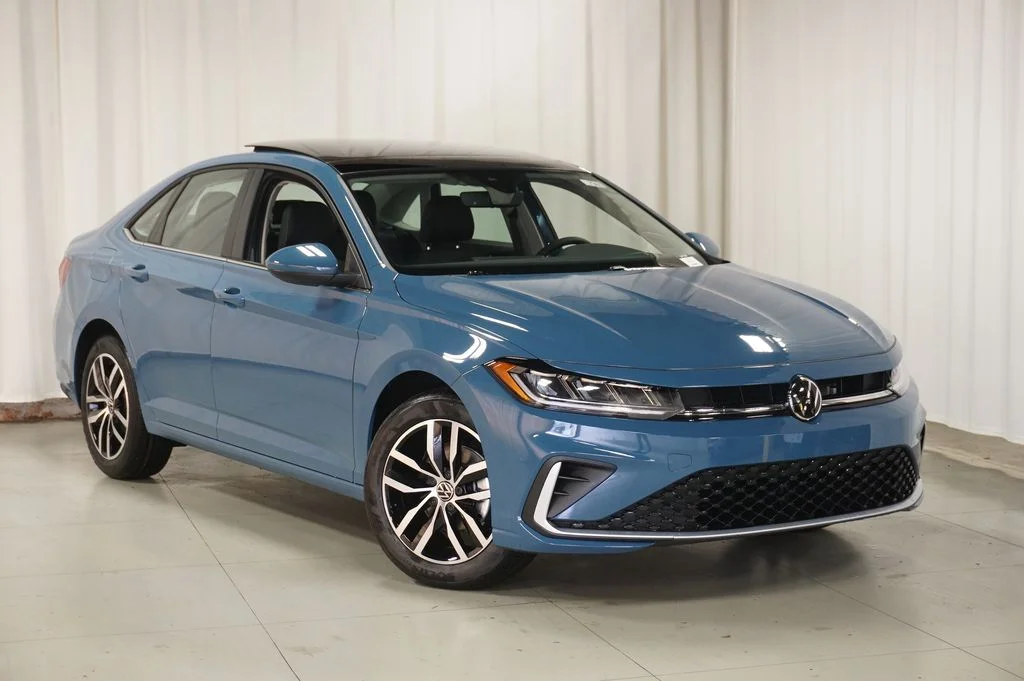 New 2026 Monterey Blue Pearl Volkswagen 1.5T SE image 2