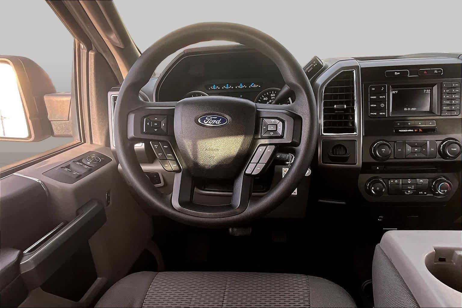 Used 2016 Oxford White Ford XLT image 6