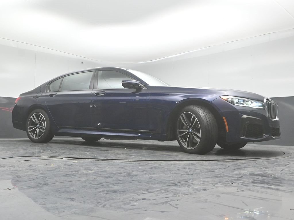 2022 BMW 750LI - Image 30
