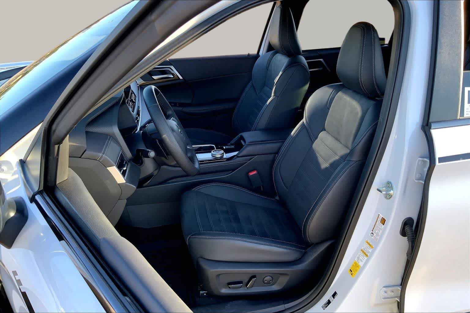 Pre-Owned 2026 Mitsubishi Outlander Trail Edition