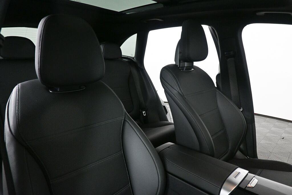 New 2027 Black Mercedes-Benz GLC 300 image 57