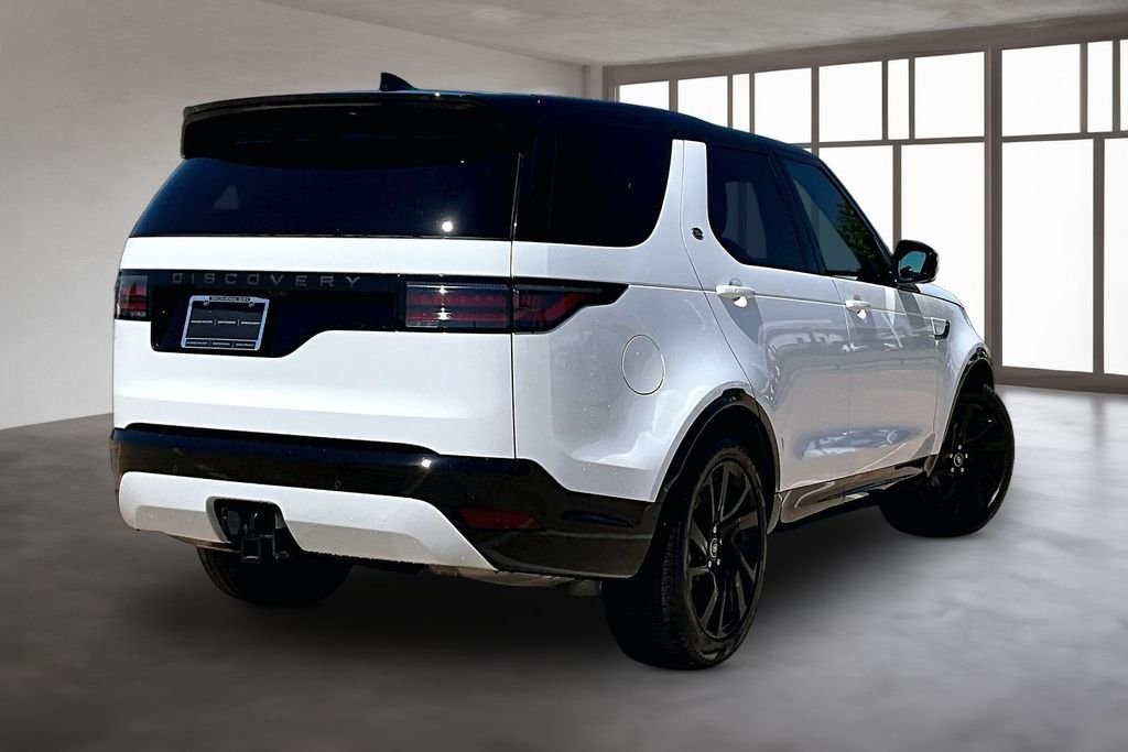 Used 2025 White Land Rover Dynamic SE image 2