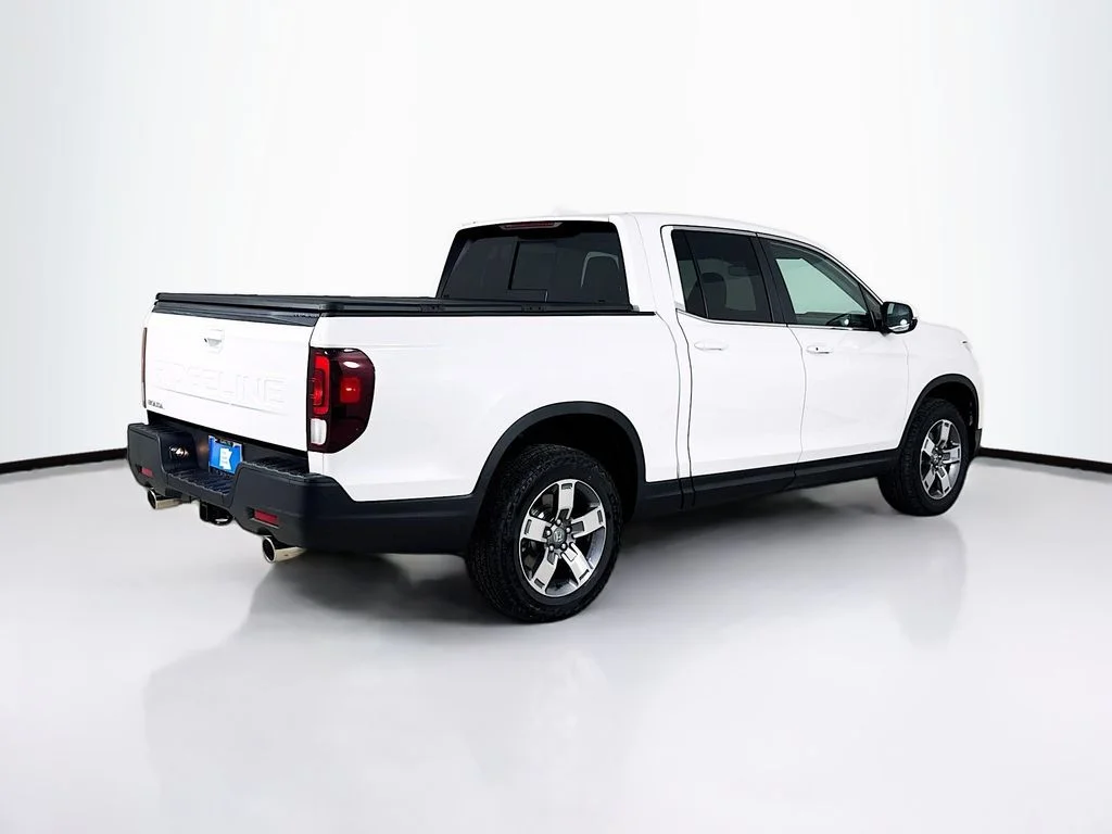 New 2026 Platinum White Pearl Honda RTL image 8
