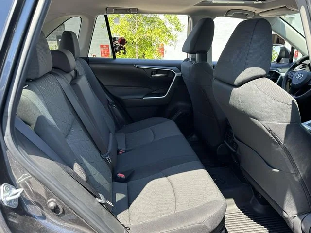 2023 Toyota RAV4 XLE - Photo 15