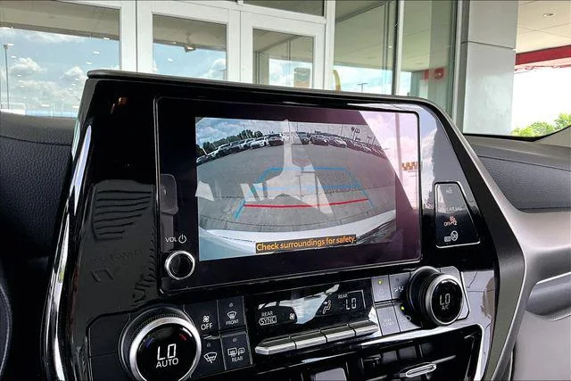 Certified Used 2024 WIND CHILL PEARL Toyota  image 13